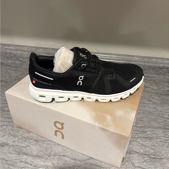 Men’s Black OnClouds - Picture 2 of 4